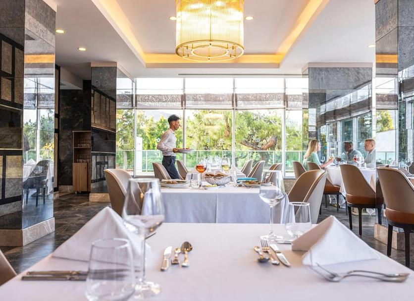 Restaurant Photo