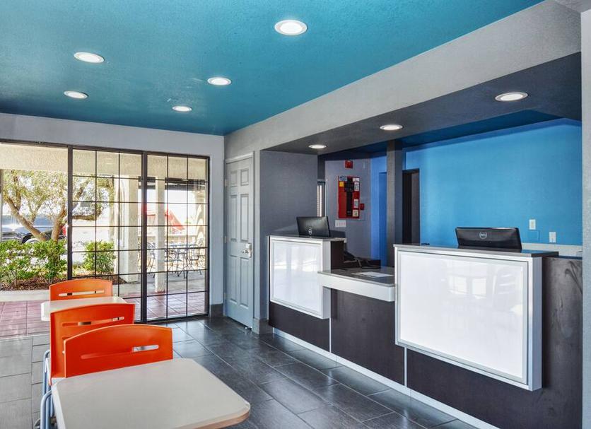 Front desk Photo