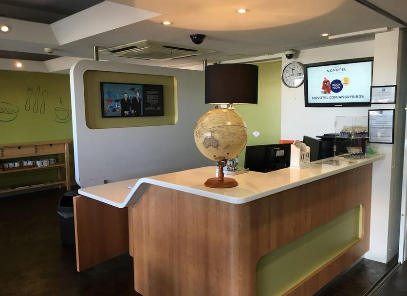Front desk Photo