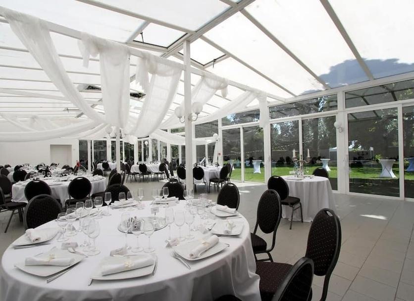 Banquet hall Photo