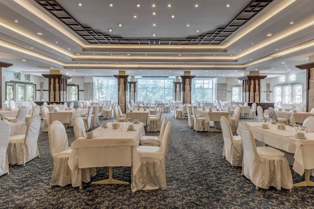 Banquet hall