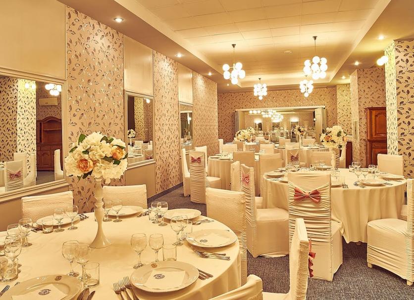 Banquet hall Photo