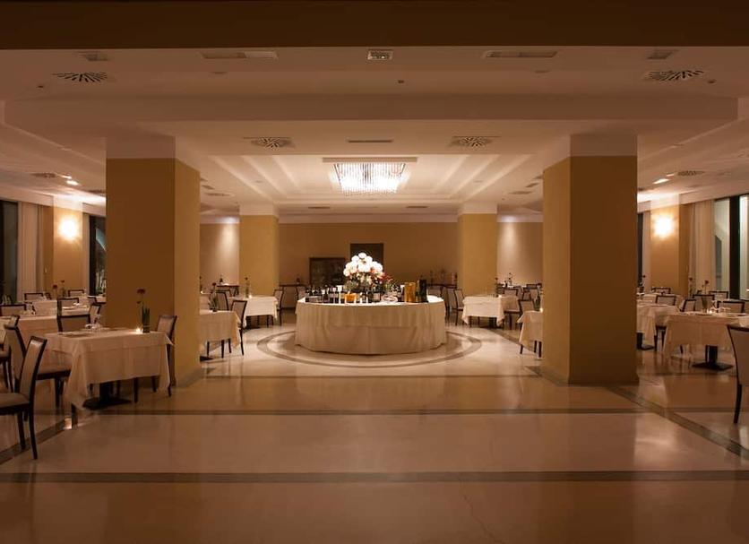 Banquet hall Photo