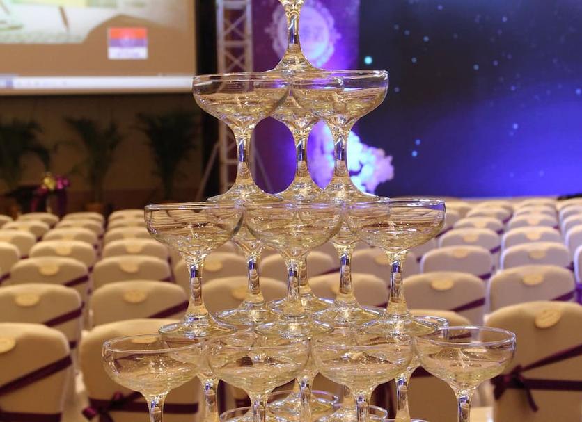 Banquet hall Photo
