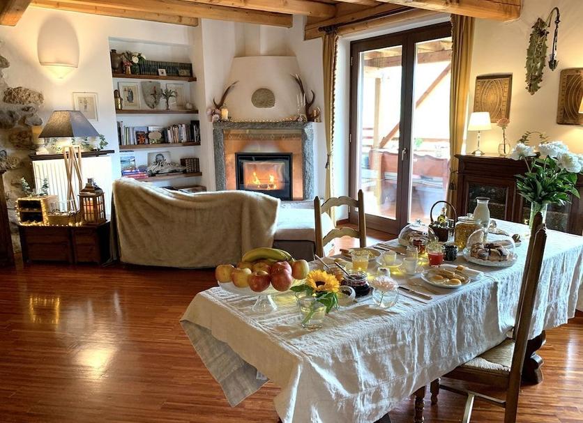 Dining room Photo