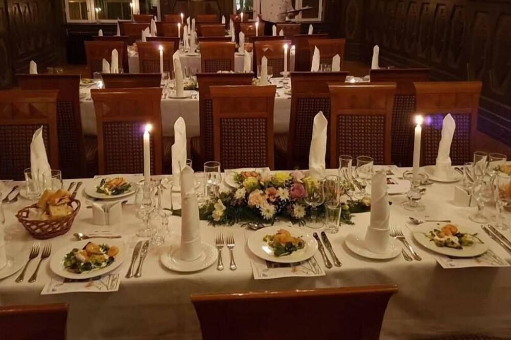 Banquet hall