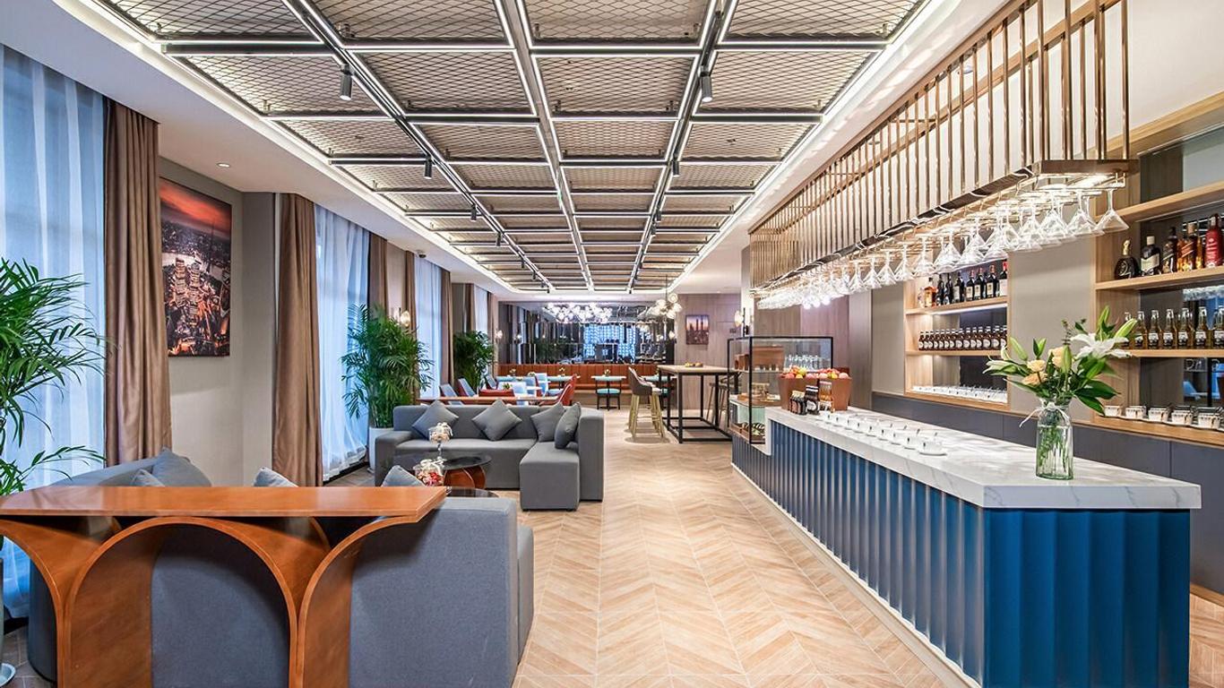 Country lnn & Suites by Radisson,Shanghai Hongkou Football Stadium and Chifeng Road Station