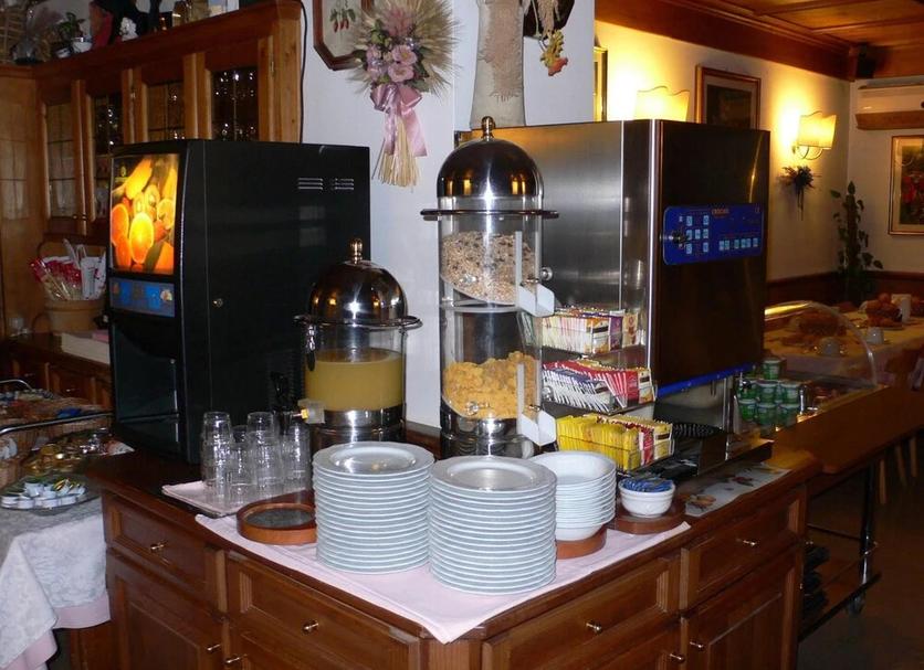 Buffet Photo