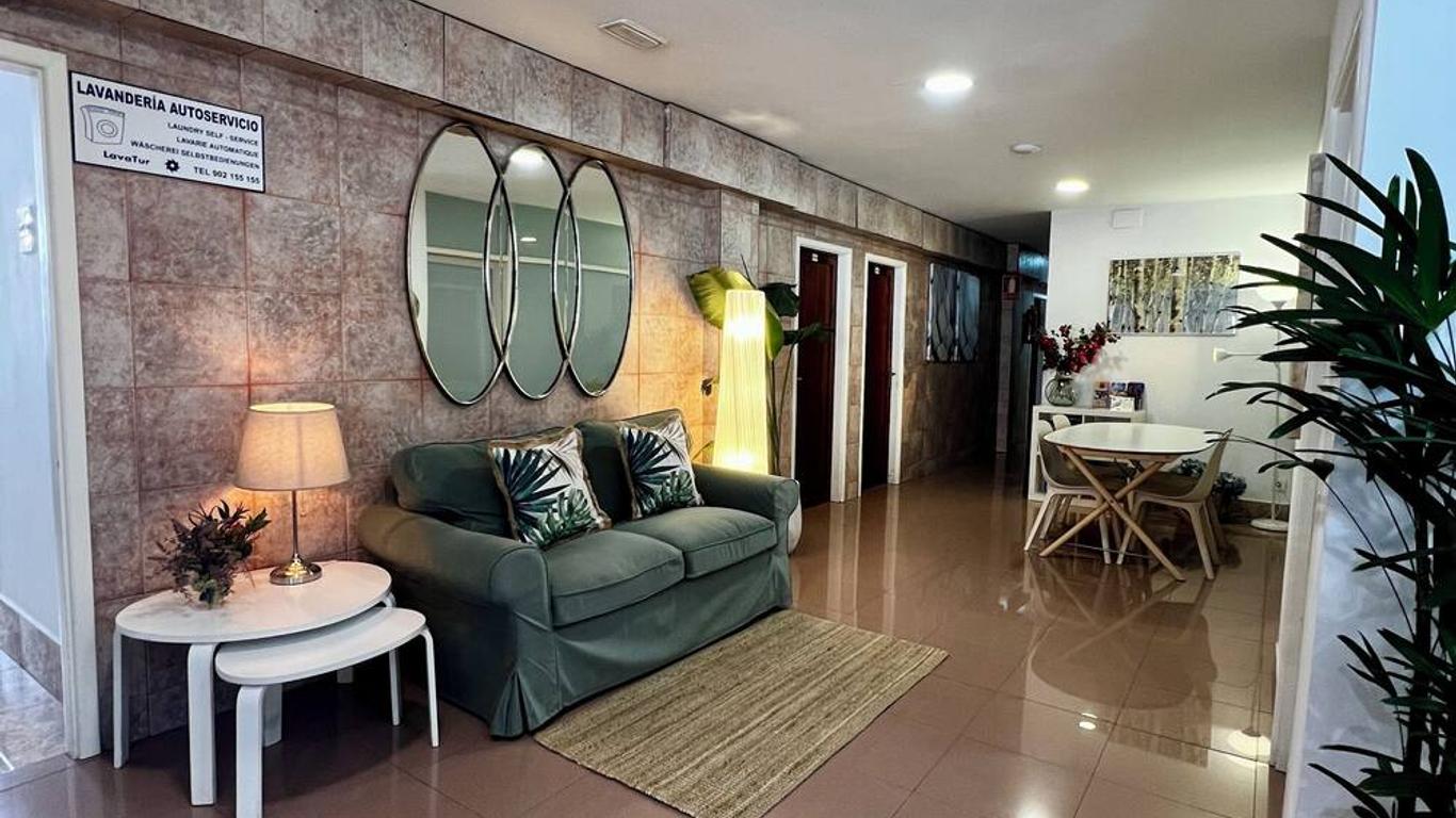 Hostal Residencia Cardona