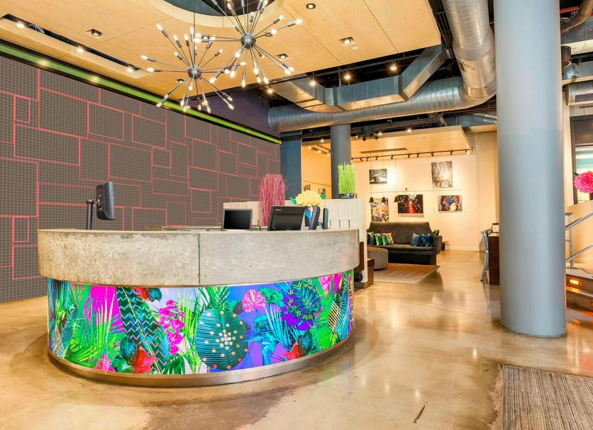 Front desk Photo