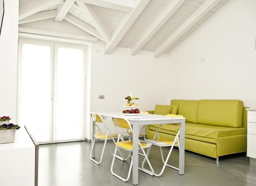 Dining room Photo
