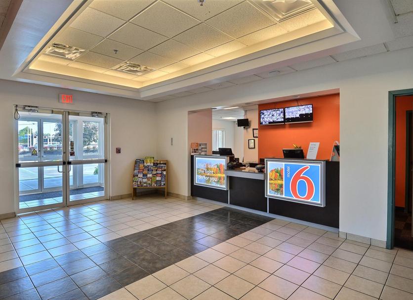Front desk Photo