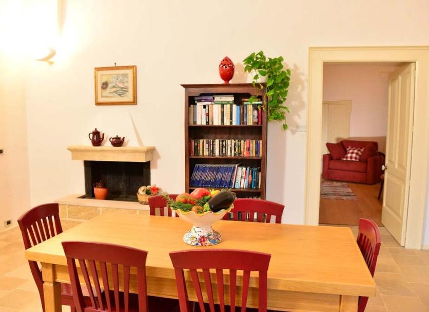 Dining room Photo