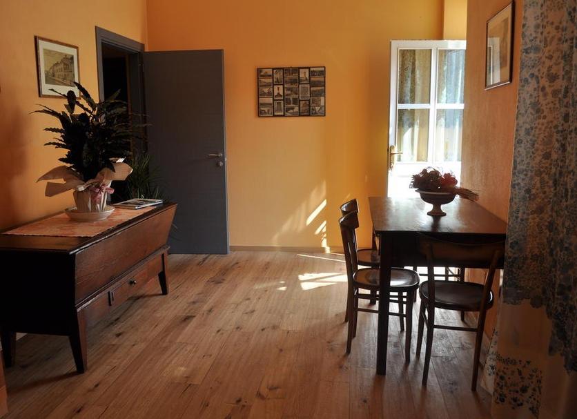 Dining room Photo
