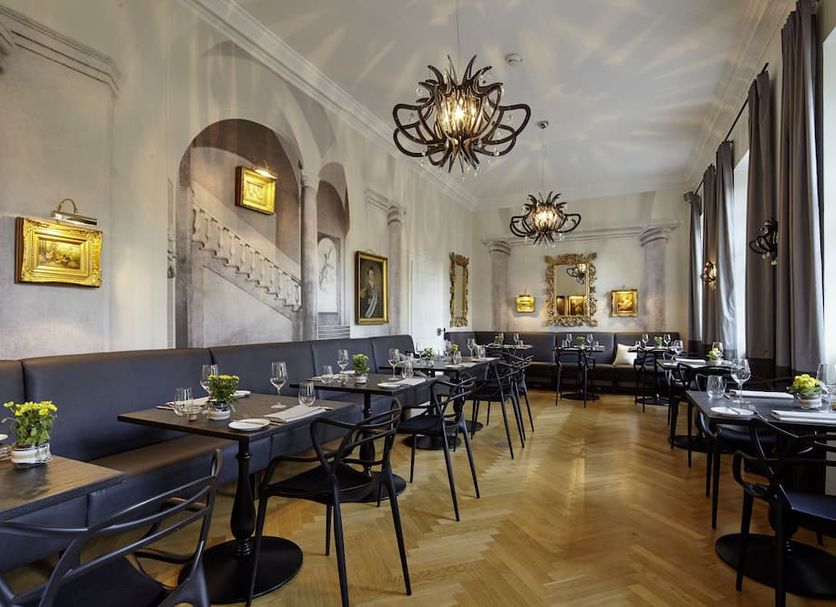 Restaurant Photo