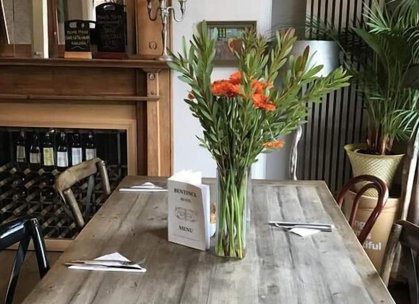 Dining room Photo