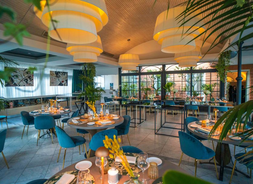 Restaurant Photo