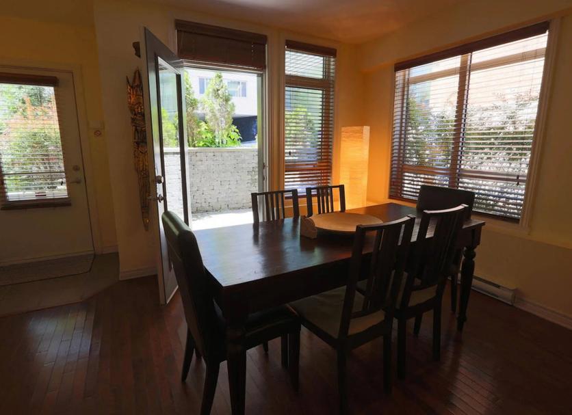 Dining room Photo