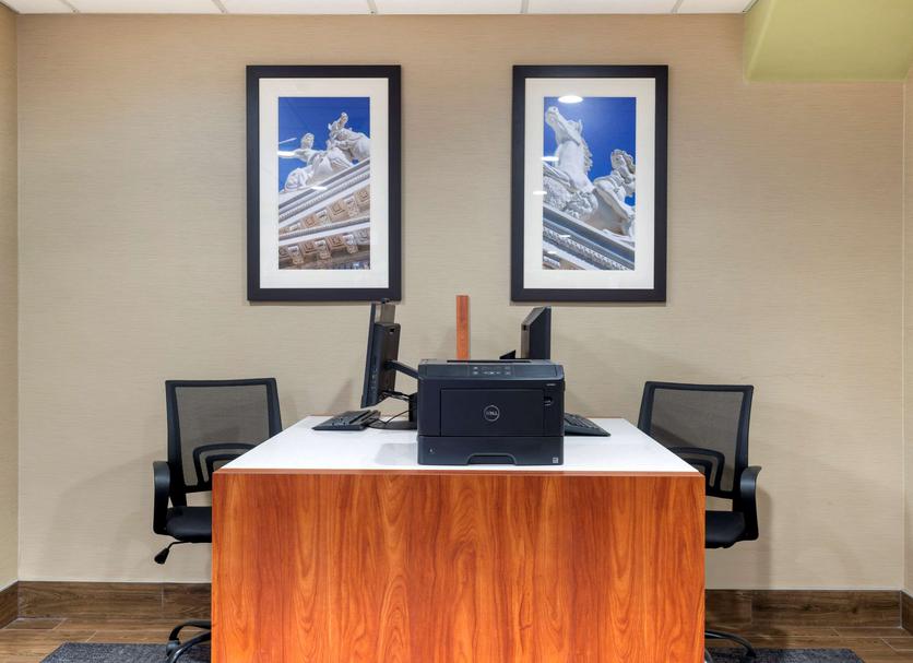 Front desk Photo