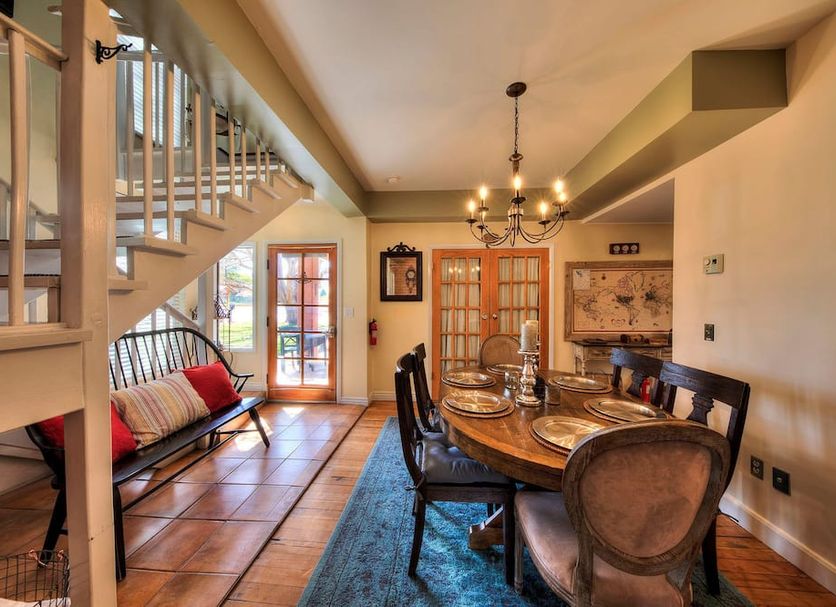 Dining room Photo