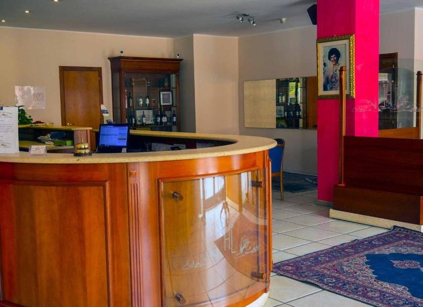 Front desk Photo