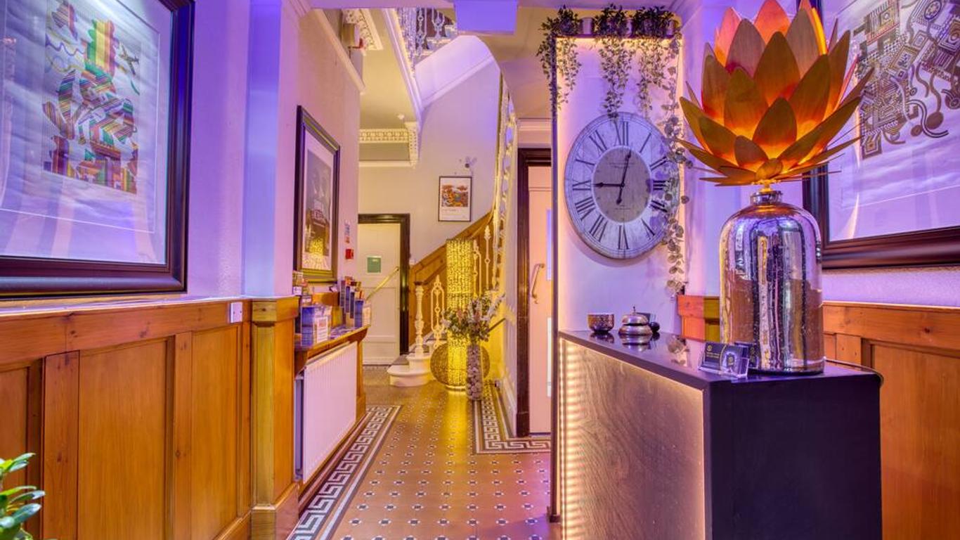 No32 Hotel