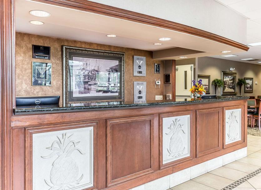 Front desk Photo