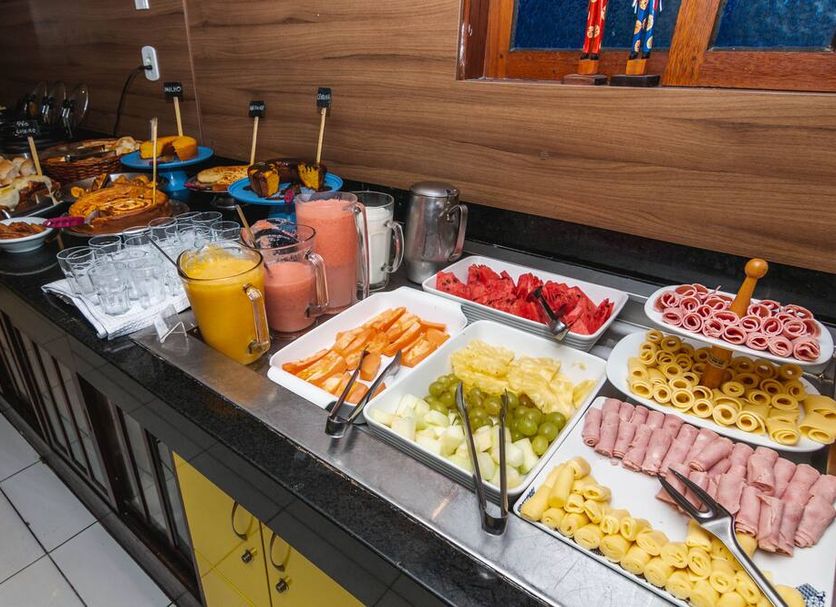 Buffet Photo