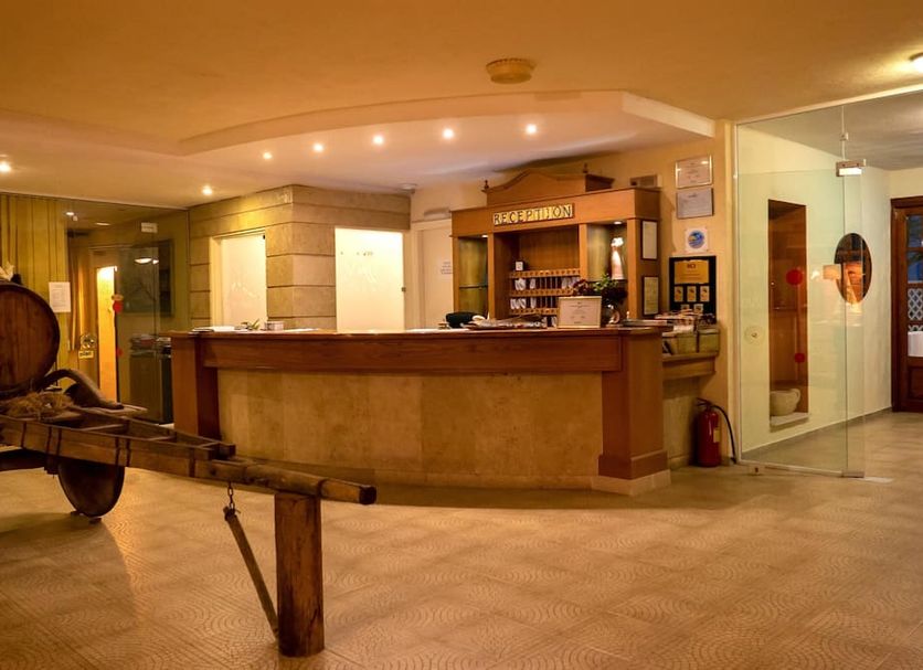 Front desk Photo