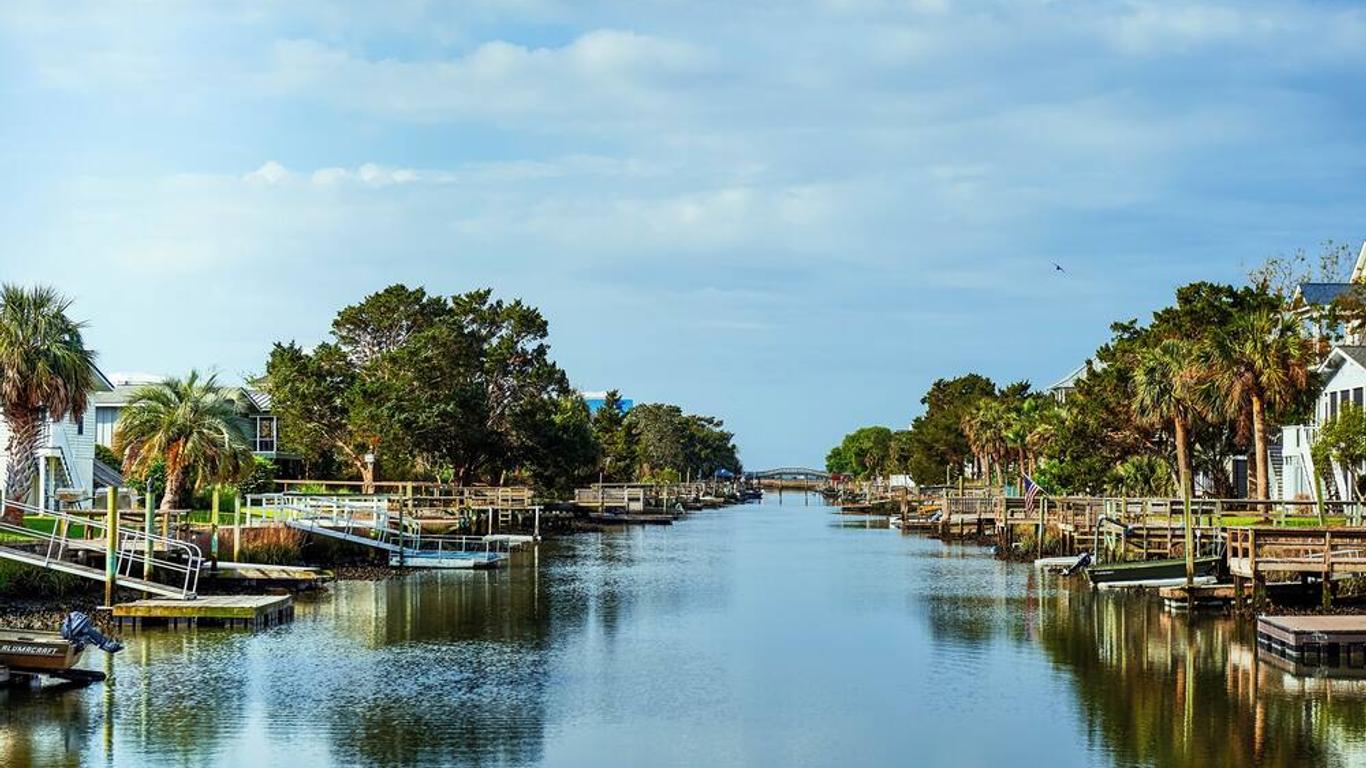 Oceanfront Litchfield Inn