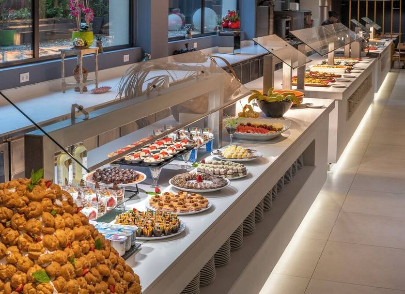 Buffet Photo