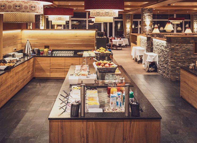 Buffet Photo
