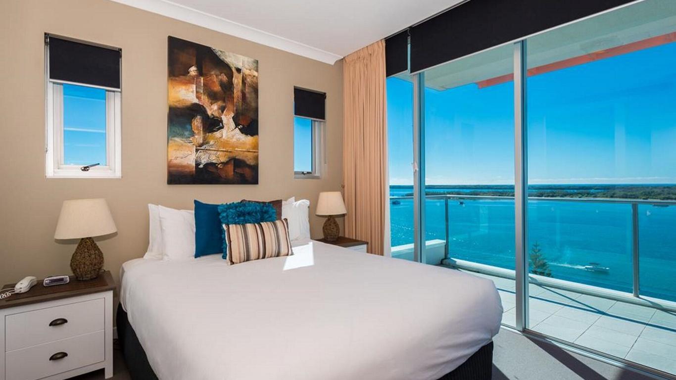 Silvershore Apartments on the Broadwater