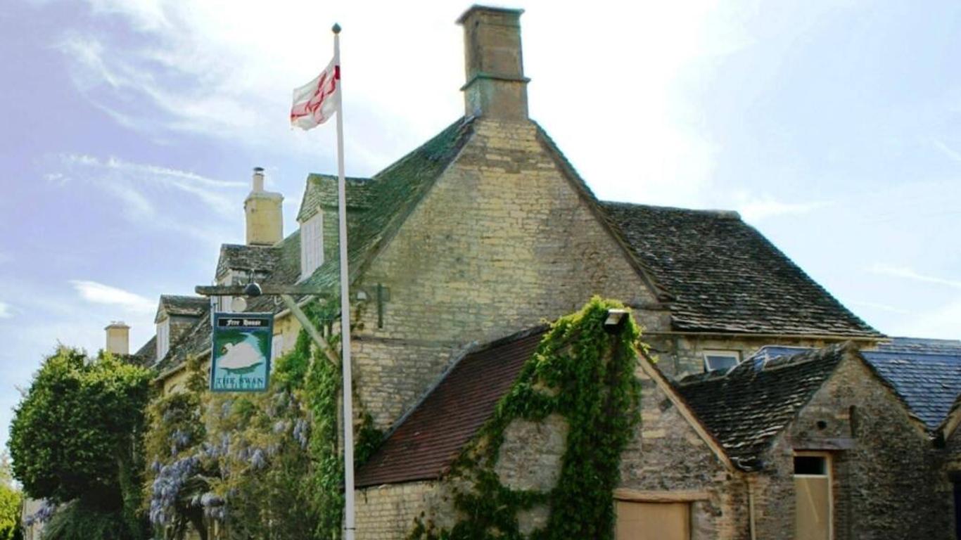 The Swan Inn Swinbrook