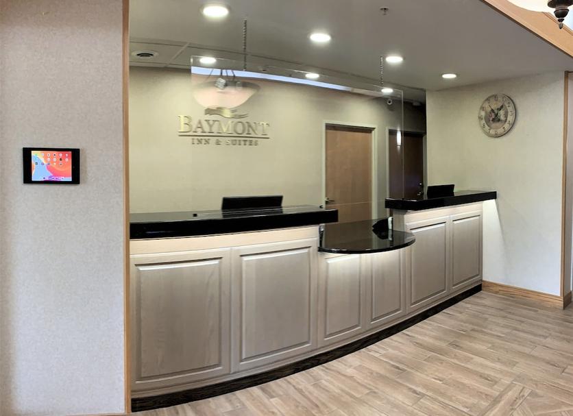 Front desk Photo