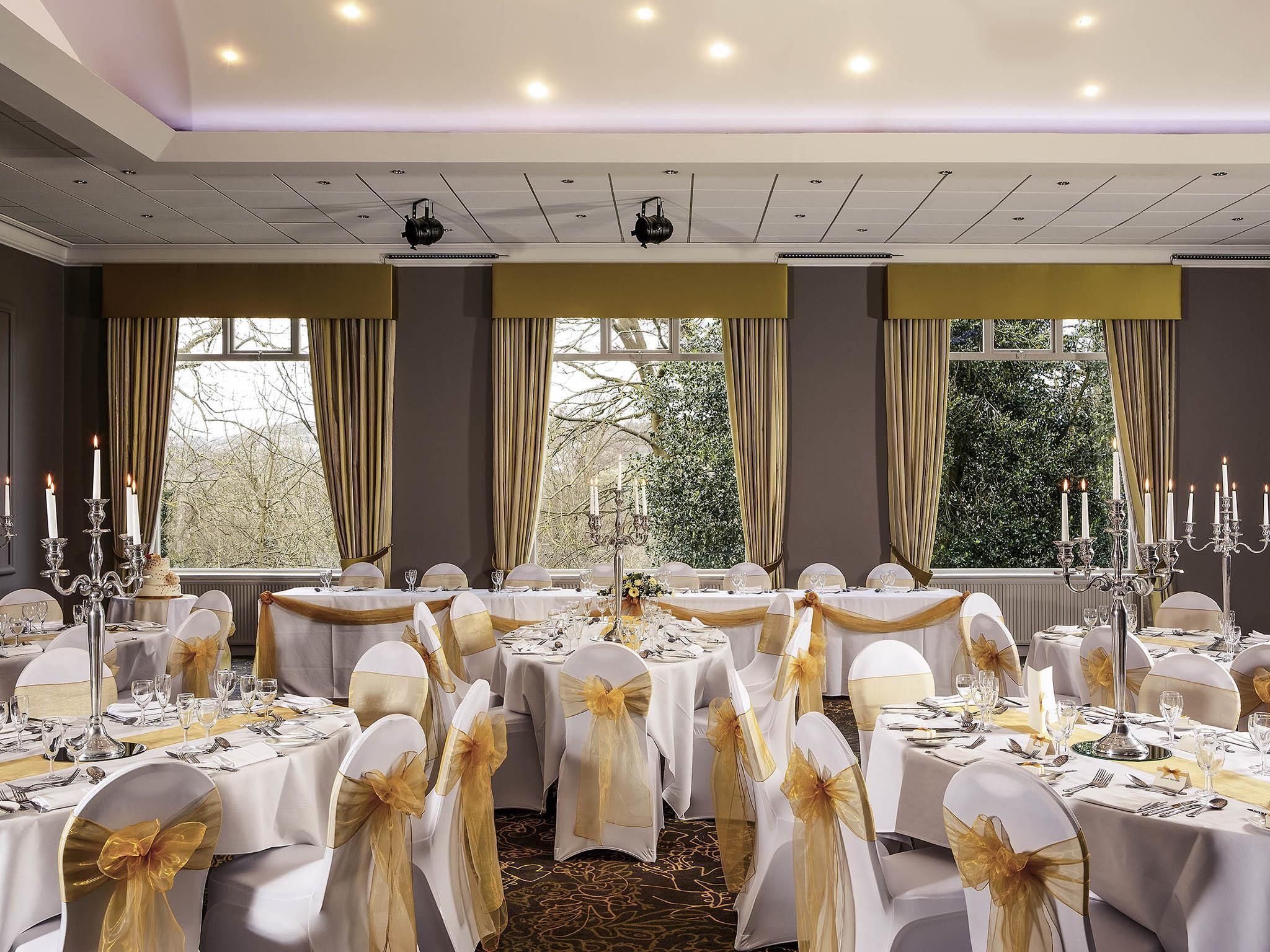 Banquet hall