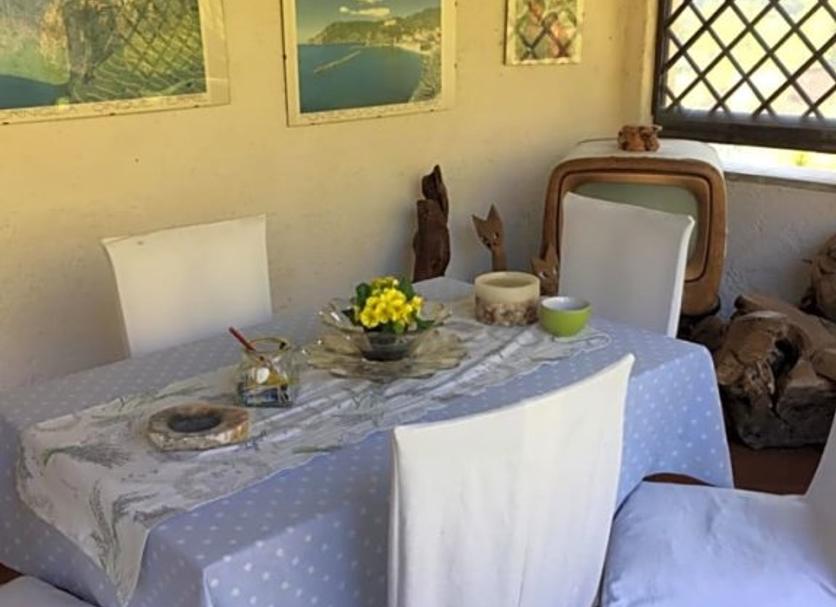 Dining room Photo