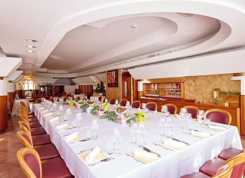 Banquet hall Photo