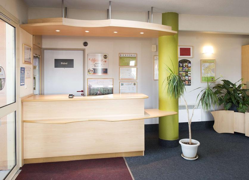 Front desk Photo
