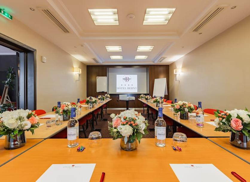 Conference room Photo