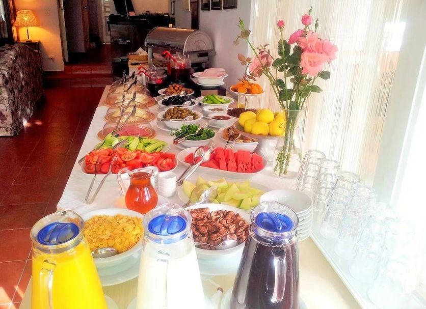 Buffet Photo