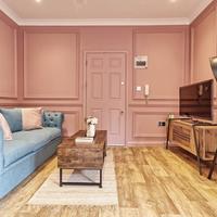 Plush Nest - Charming One-Bedroom Flat - Southend Stays