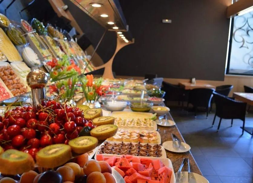 Buffet Photo
