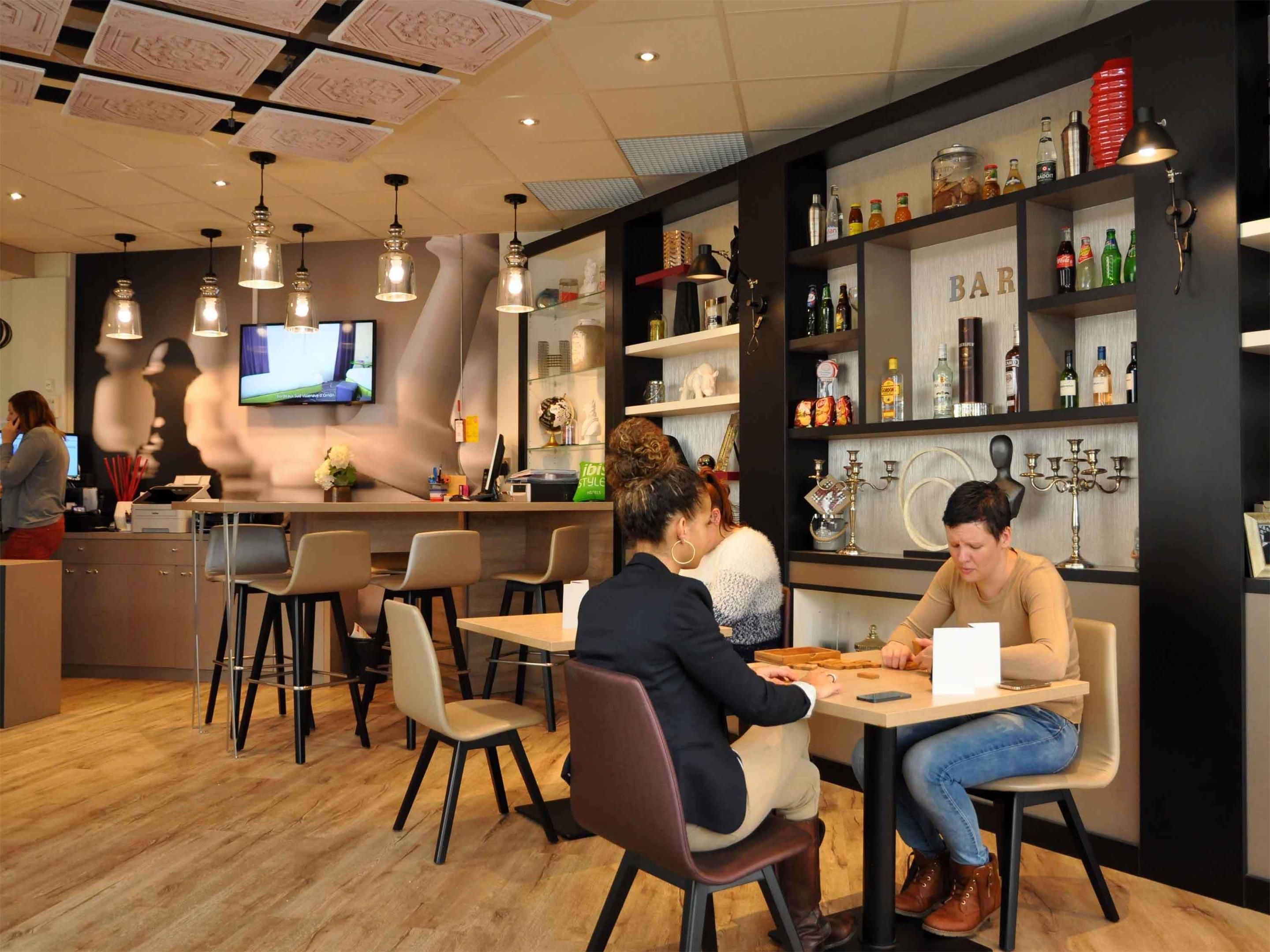 Bar
