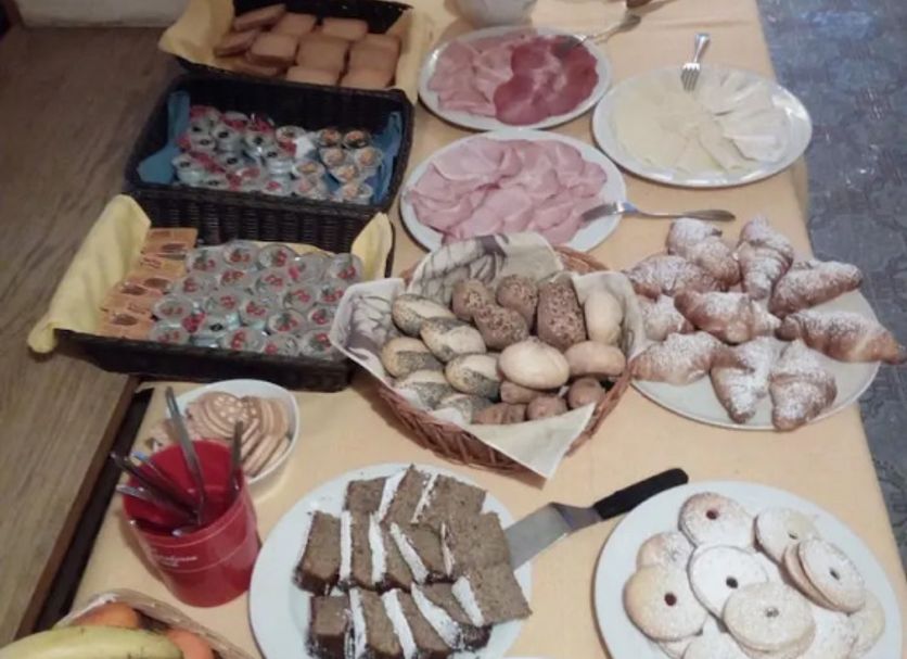 Buffet Photo