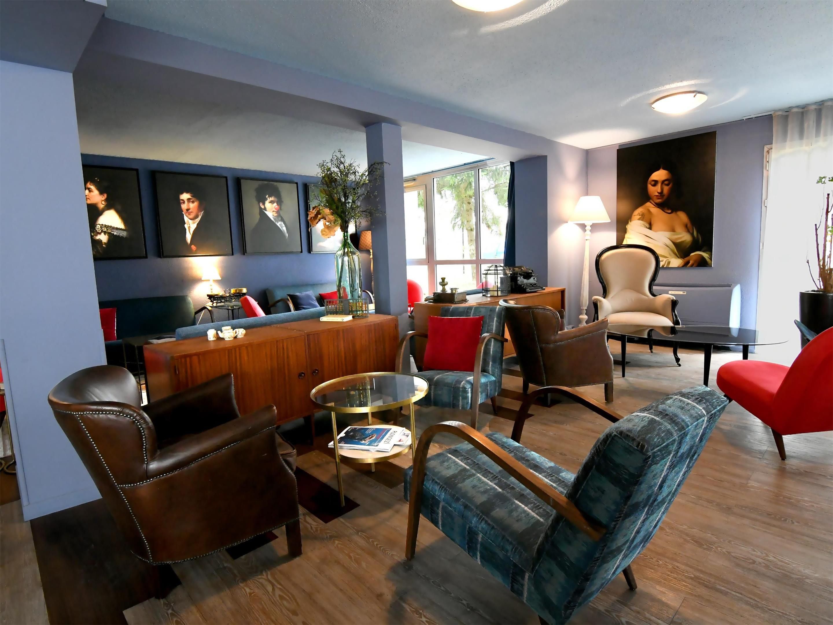 Lounge Photo