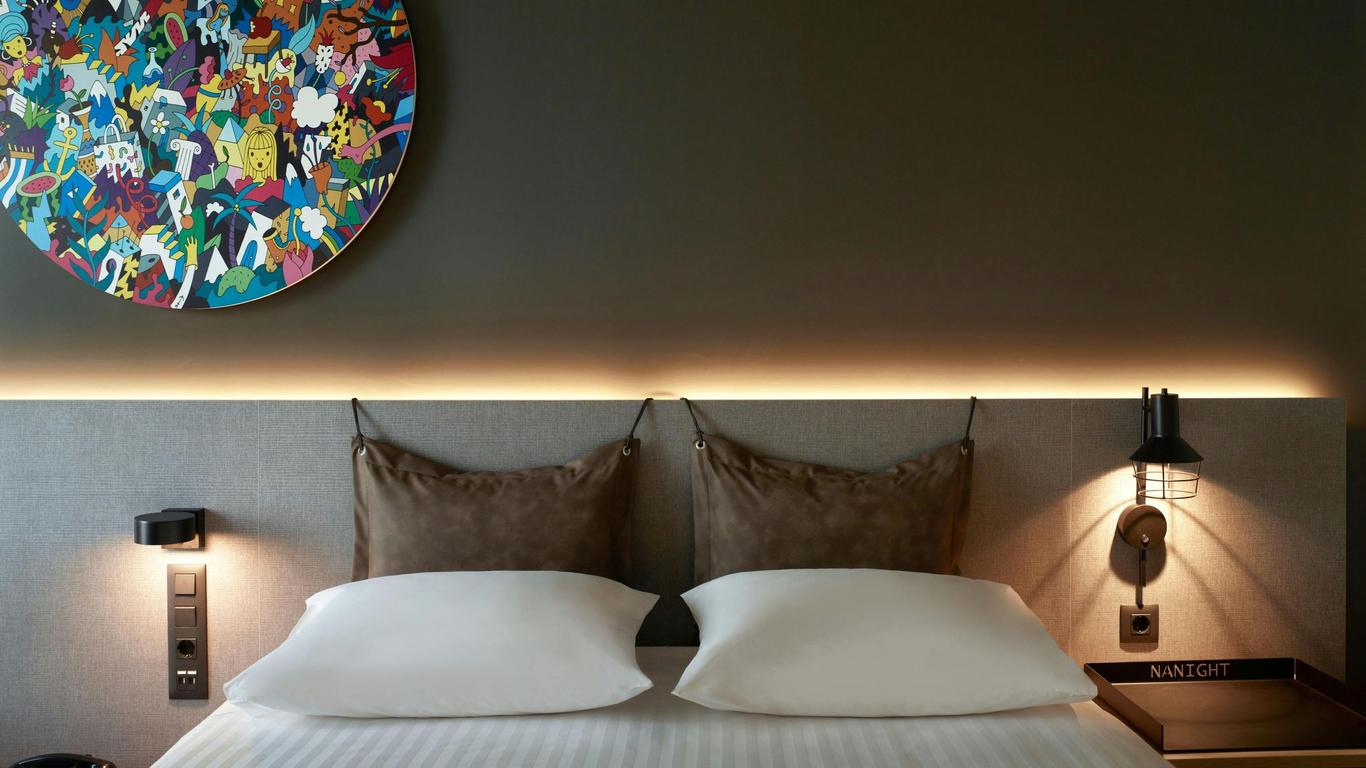Moxy Athens City