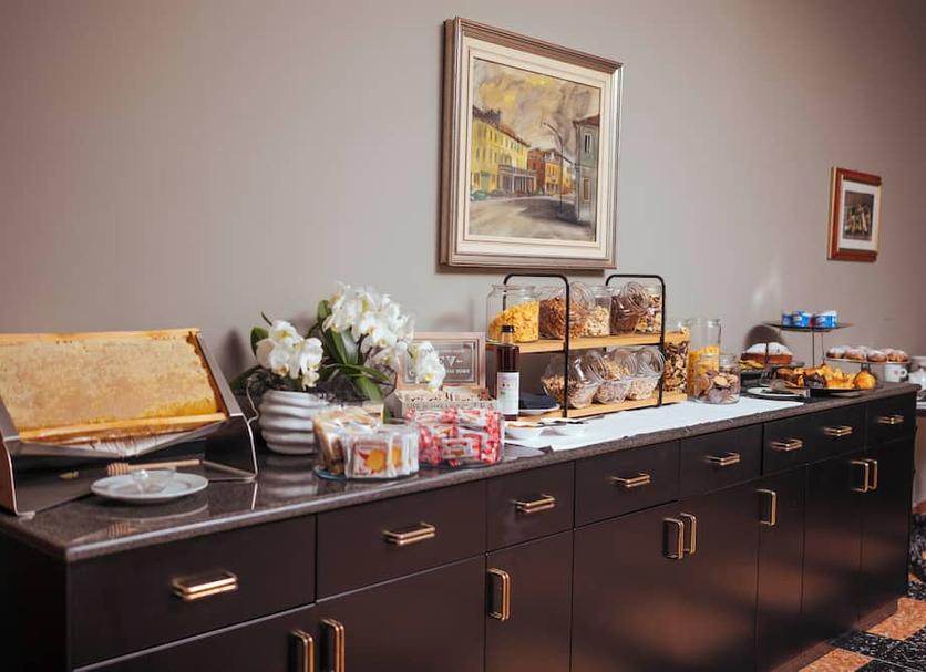 Buffet Photo