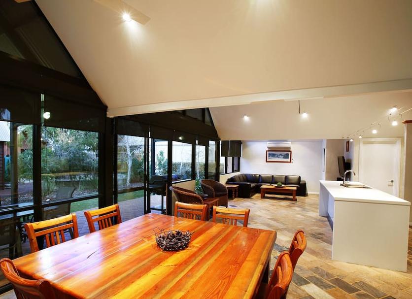 Dining room Photo