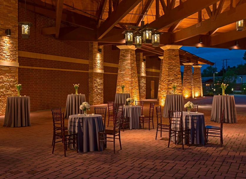 Banquet hall Photo